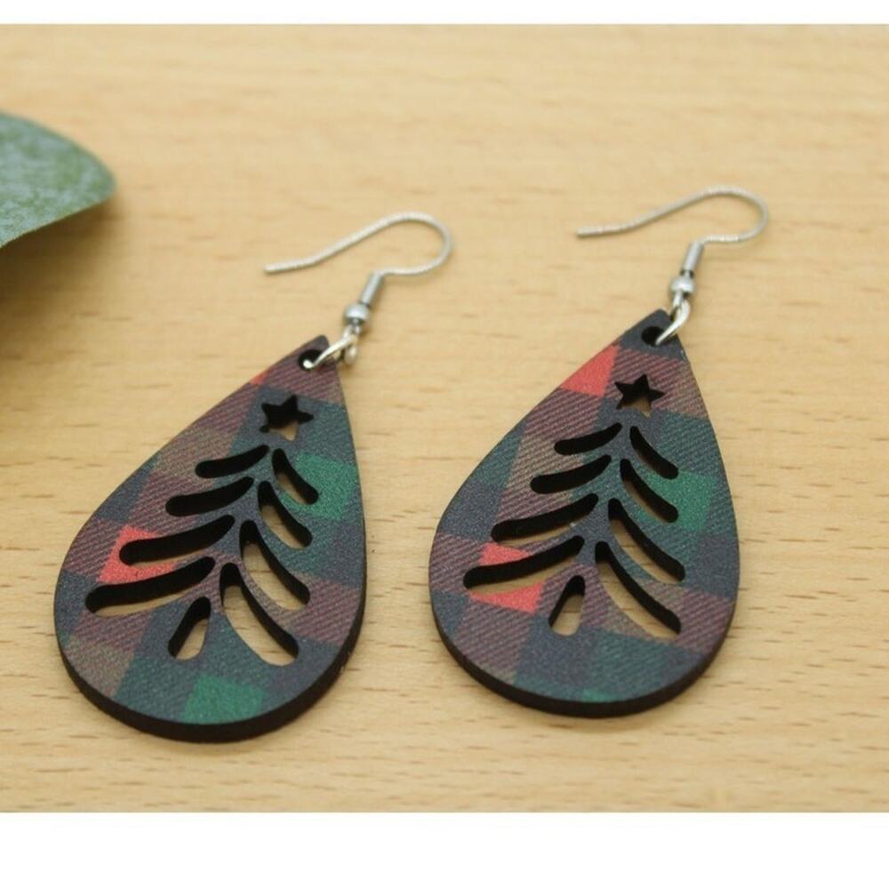 Lightweight Wood Teardrop Cutout Plaid Green and Red Christmas Tree Earrings
